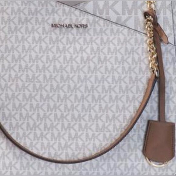 Michael Kors NWT Large Jet Set Travel Tote Handbag Signature Vanilla Gold Chain - Picture 4 of 12